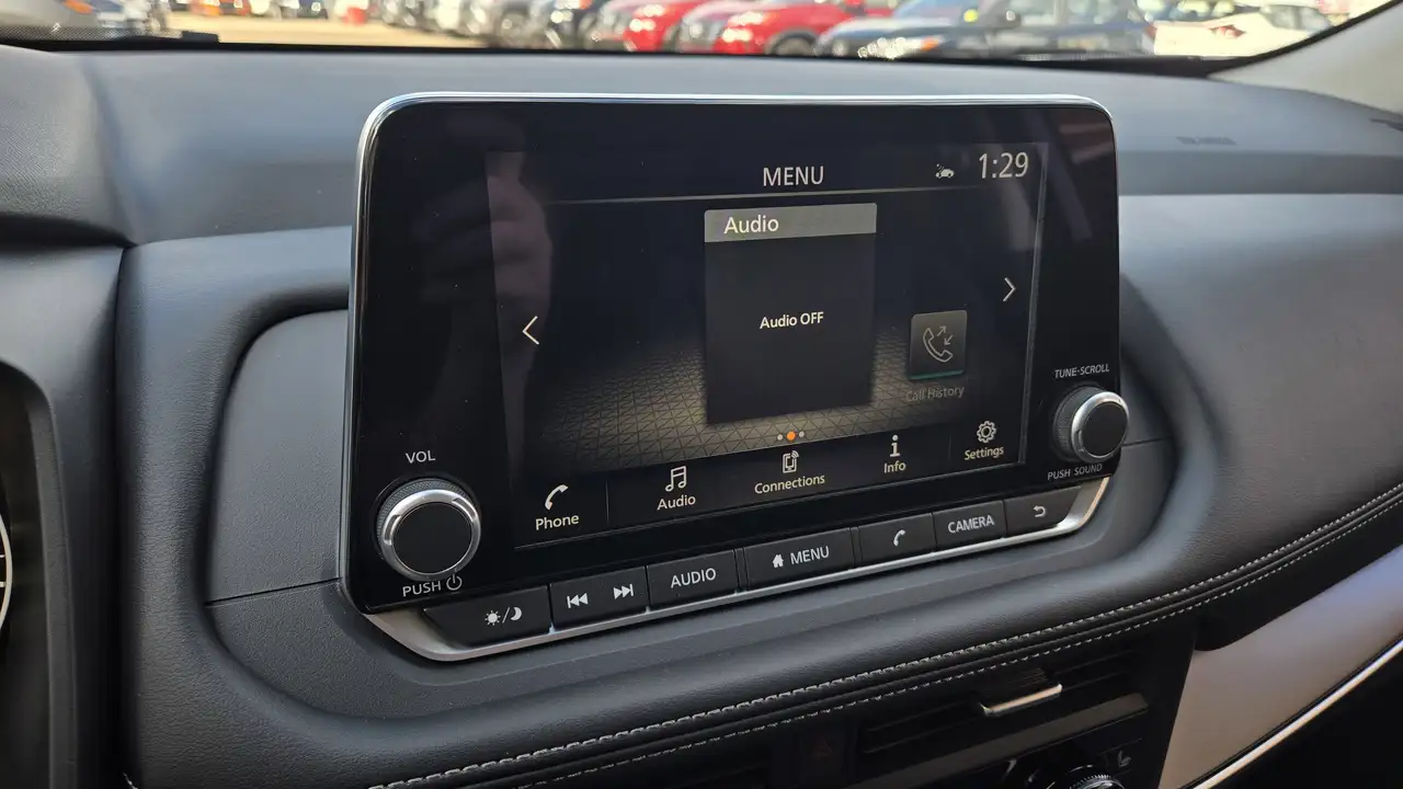 Nissan Rogue снимка Nissan Rogue