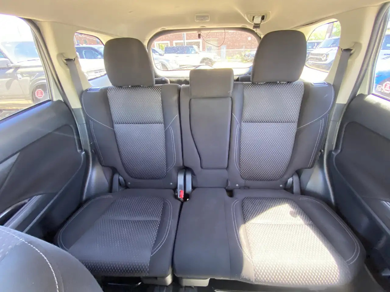 Mitsubishi Outlander снимка Mitsubishi Outlander