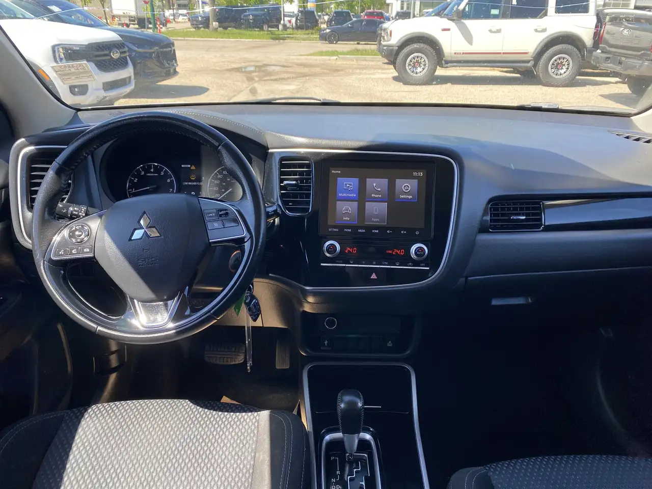 Mitsubishi Outlander снимка Mitsubishi Outlander