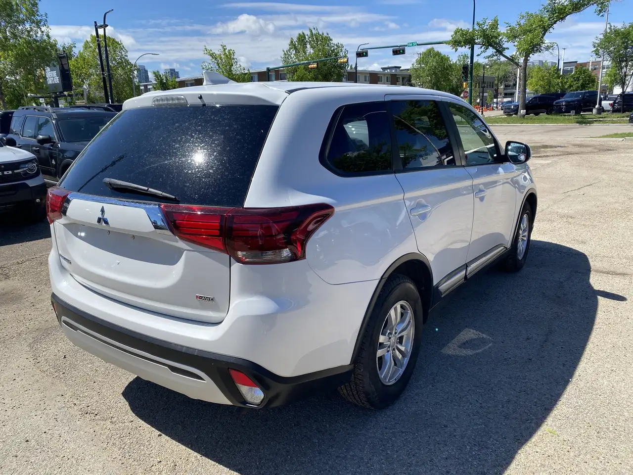 Mitsubishi Outlander снимка Mitsubishi Outlander
