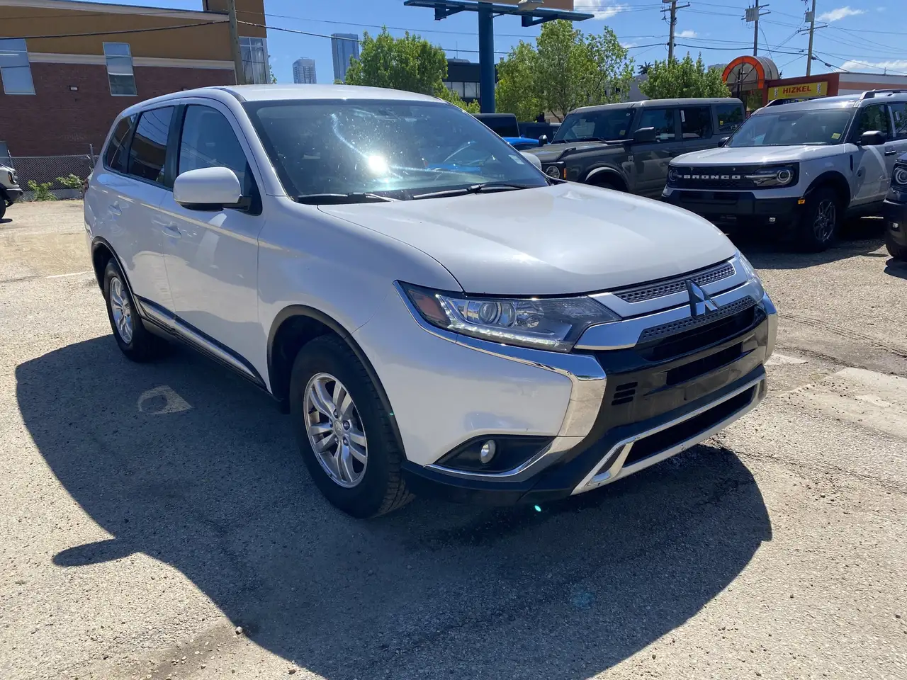 Mitsubishi Outlander снимка Mitsubishi Outlander