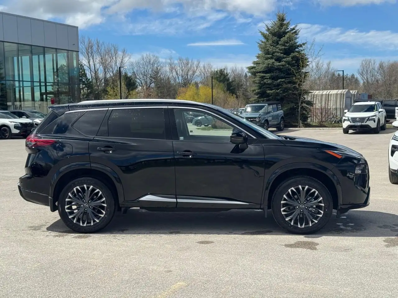 Nissan Rogue снимка Nissan Rogue