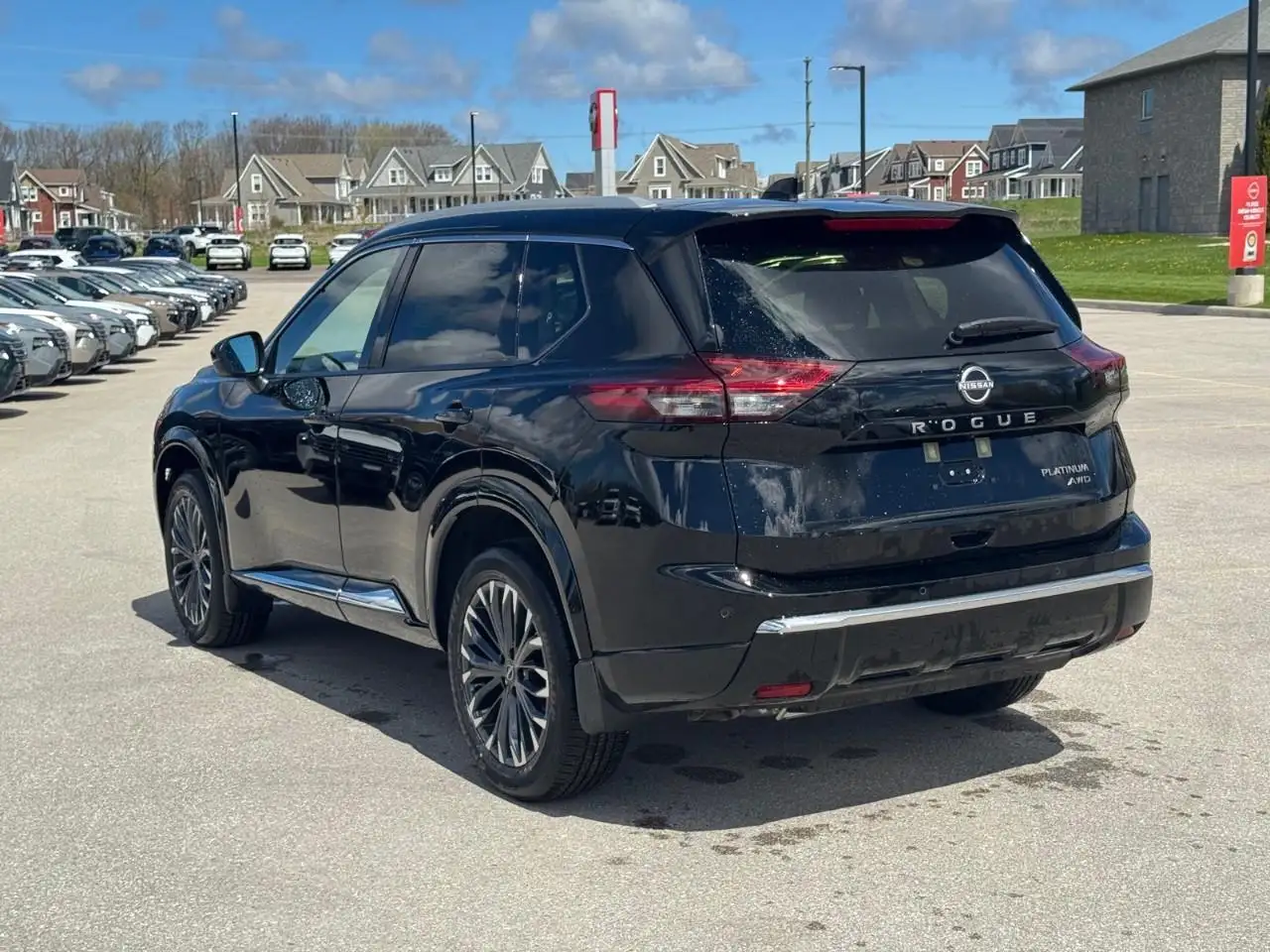 Nissan Rogue снимка Nissan Rogue