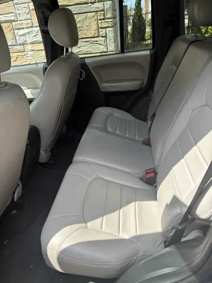 Jeep Liberty снимка Jeep Liberty