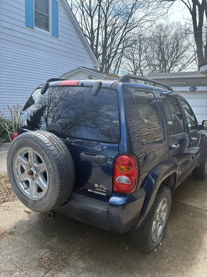 Jeep Liberty снимка Jeep Liberty
