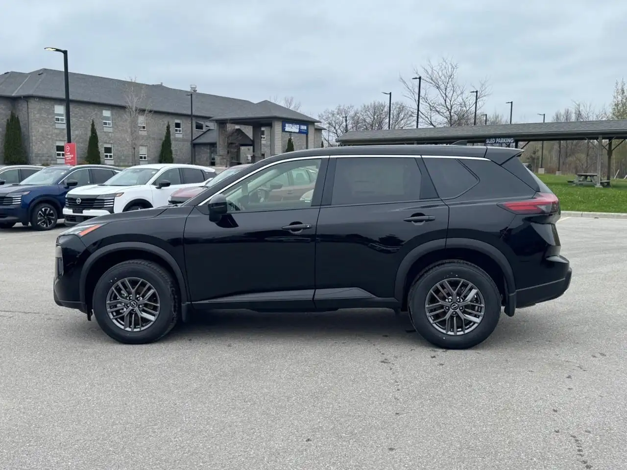 Nissan Rogue снимка Nissan Rogue