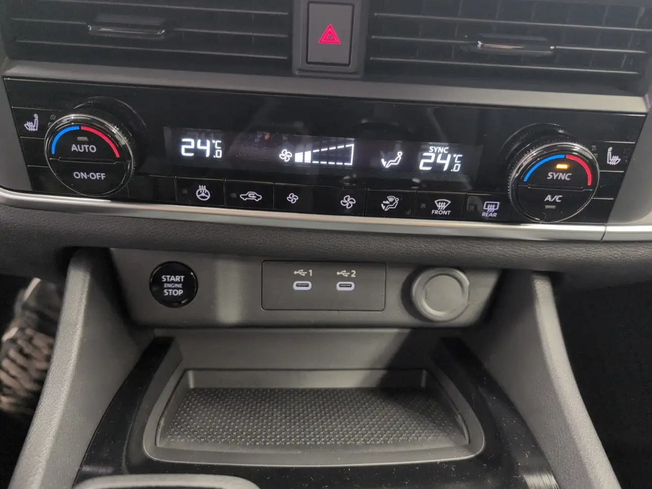 Nissan Rogue photo Nissan Rogue