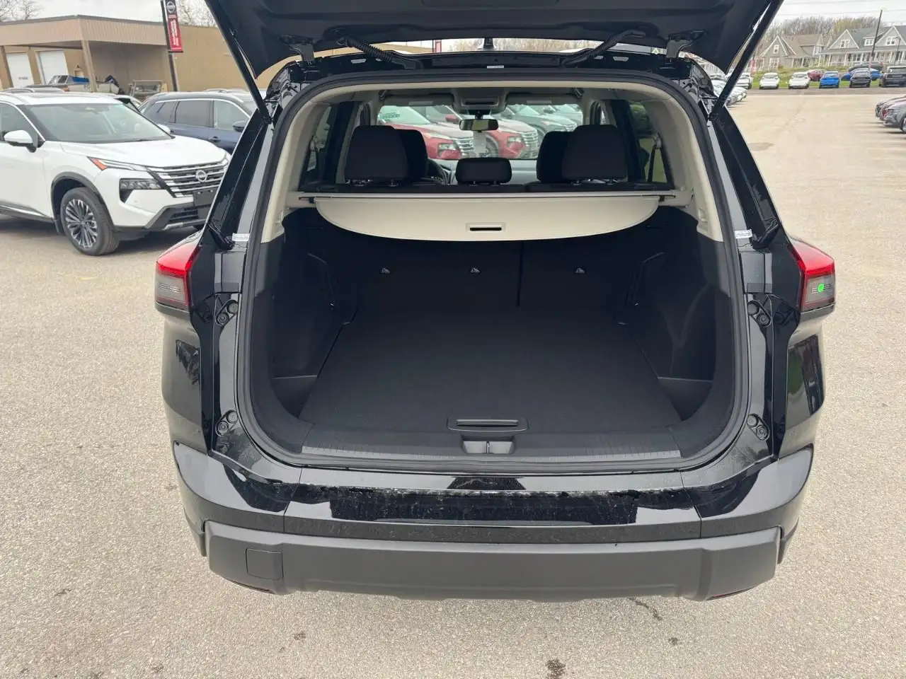 Nissan Rogue снимка Nissan Rogue