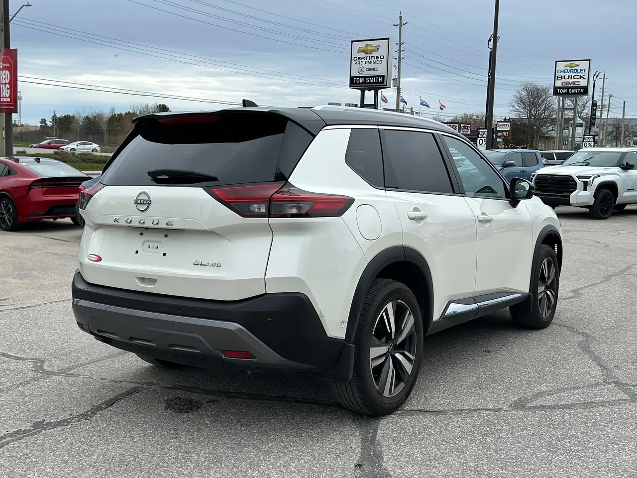 Nissan Rogue снимка Nissan Rogue