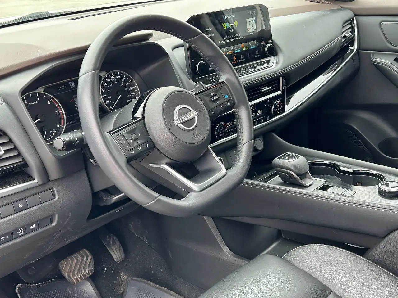 Nissan Rogue снимка Nissan Rogue