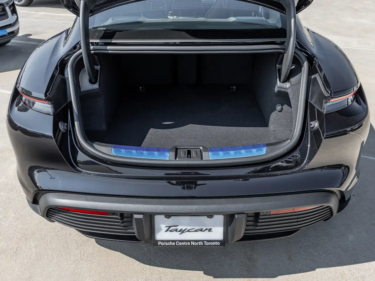 Porsche Taycan снимка Porsche Taycan