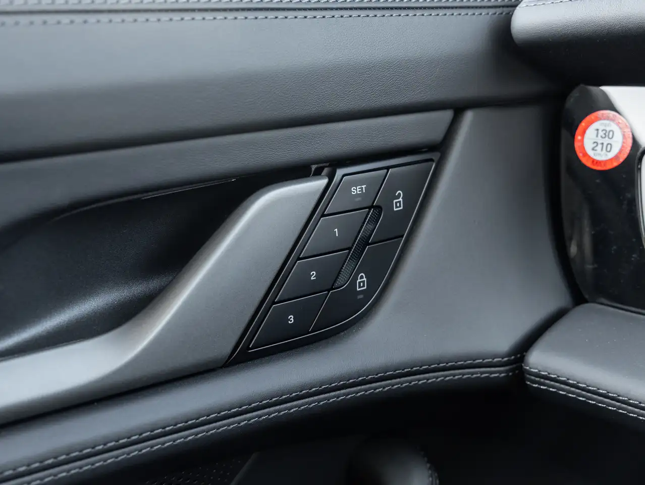 Porsche Taycan снимка Porsche Taycan