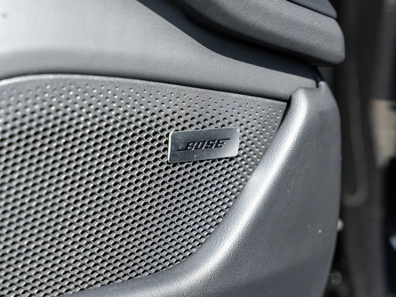 Porsche Taycan снимка Porsche Taycan