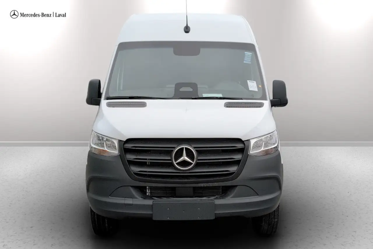 Mercedes-Benz Sprinter photo Mercedes-Benz Sprinter