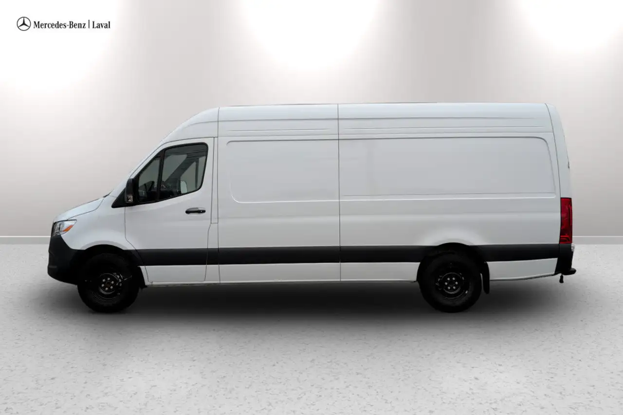 Mercedes-Benz Sprinter photo Mercedes-Benz Sprinter