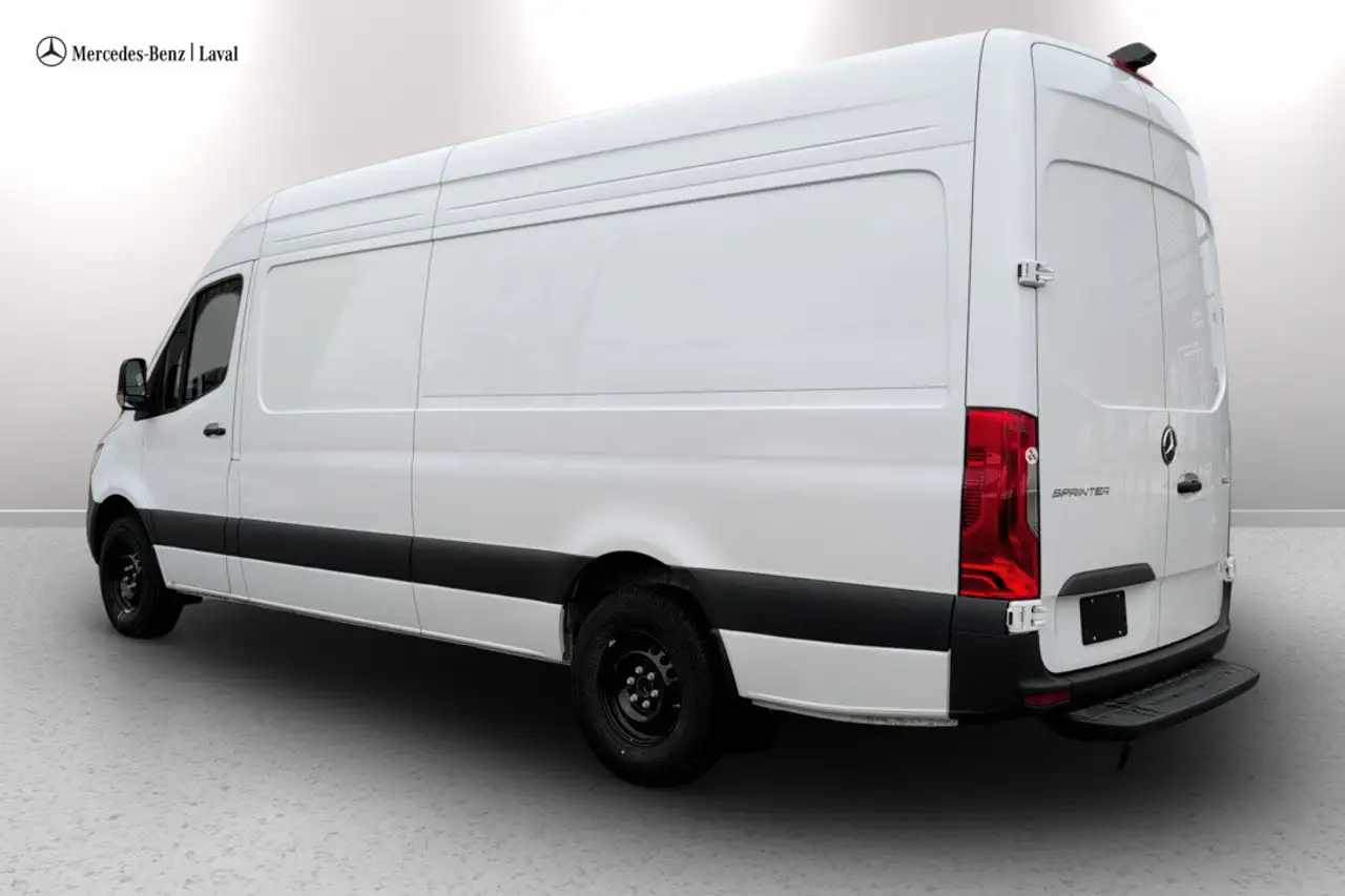 Mercedes-Benz Sprinter photo Mercedes-Benz Sprinter