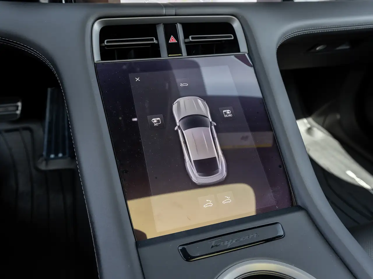 Porsche Taycan снимка Porsche Taycan