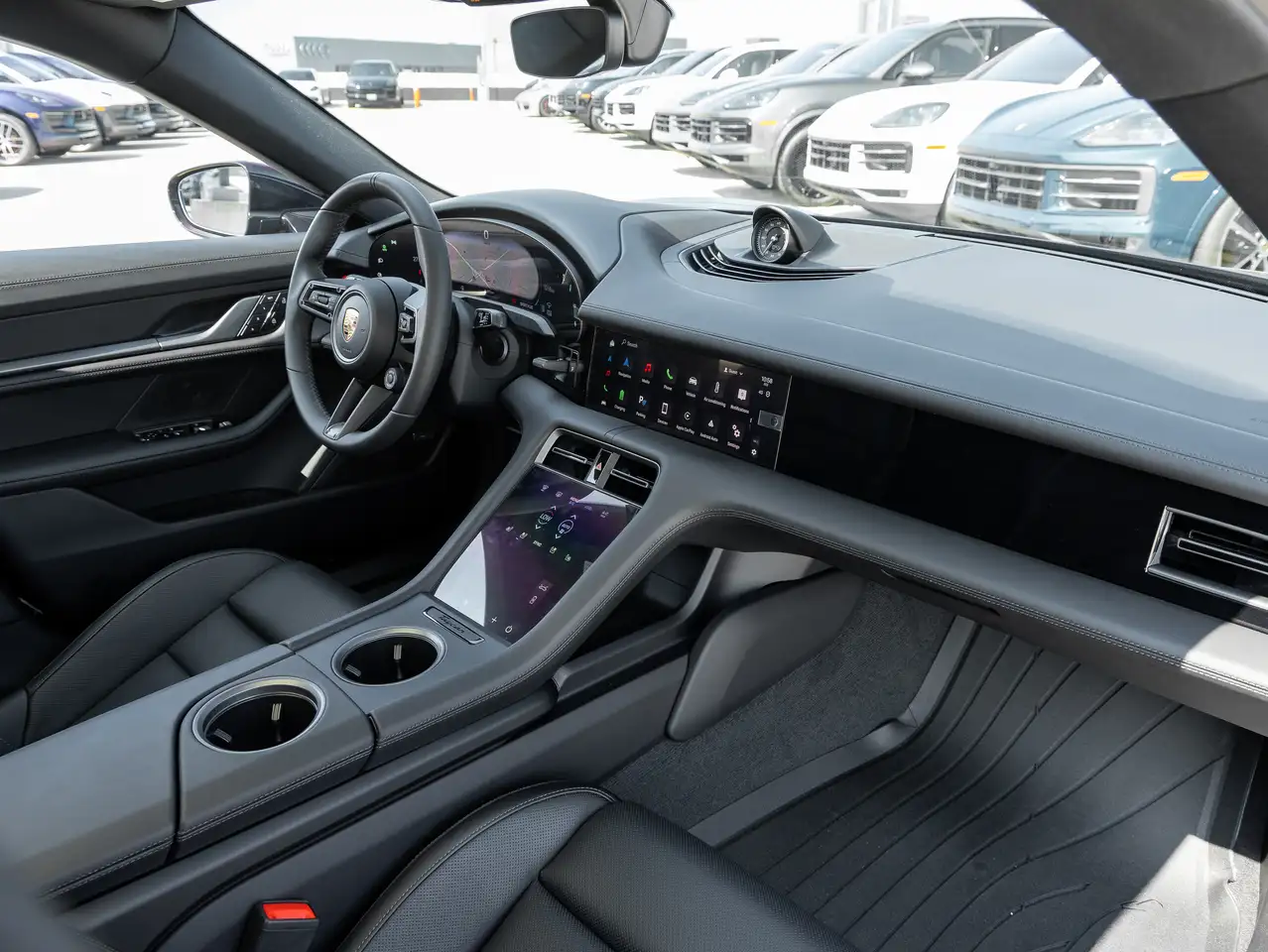 Porsche Taycan снимка Porsche Taycan