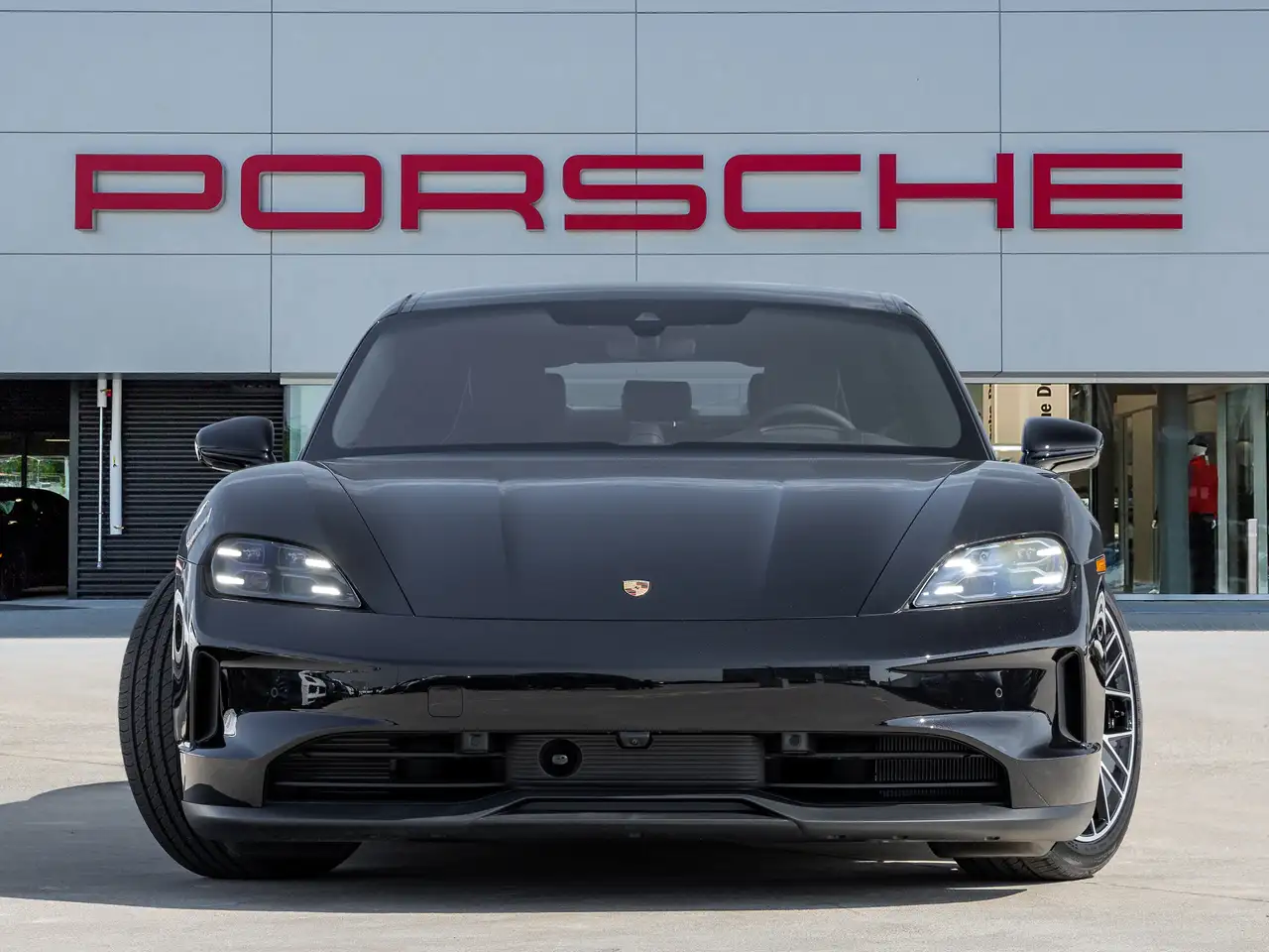 Porsche Taycan снимка Porsche Taycan