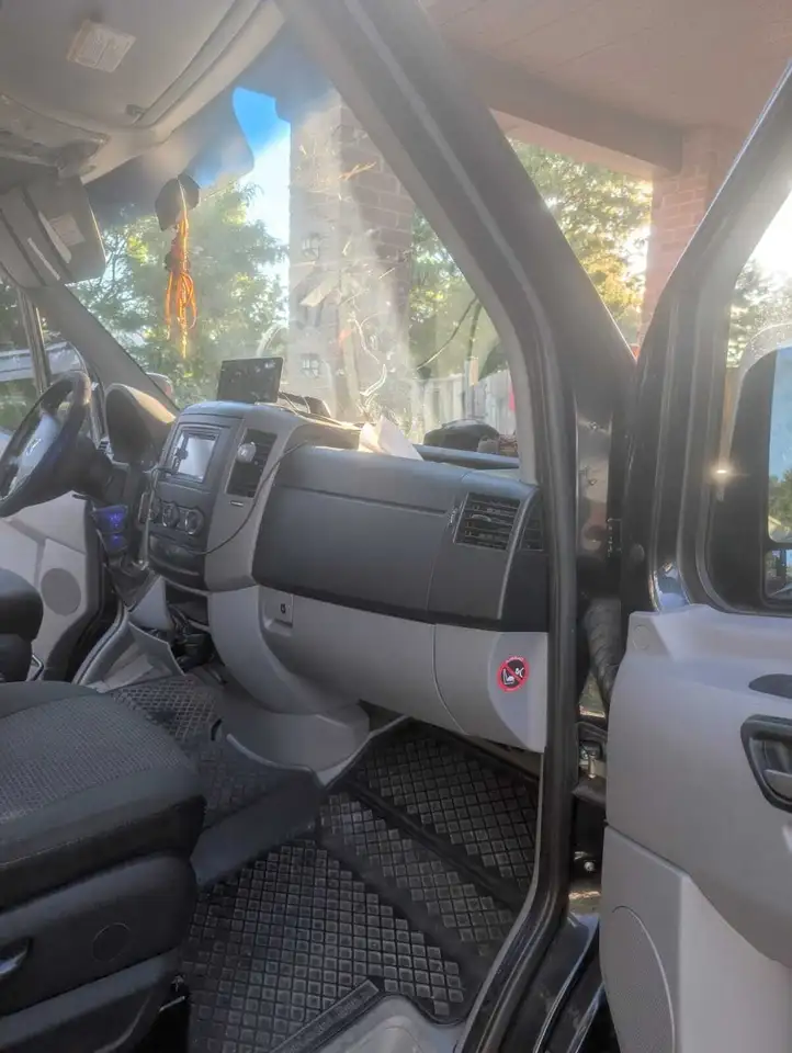 Mercedes-Benz Sprinter photo Mercedes-Benz Sprinter