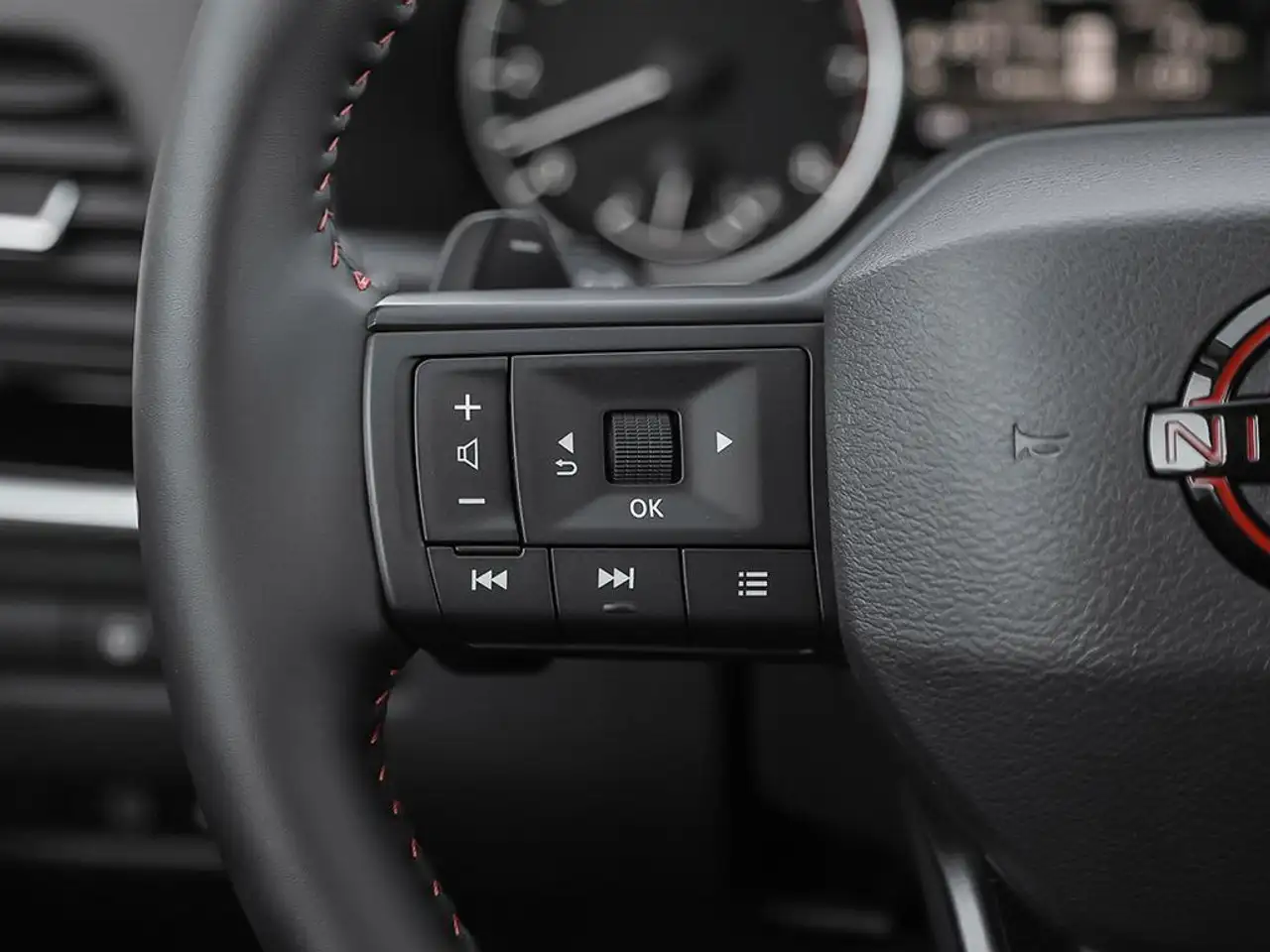 Nissan Rogue fotografie Nissan Rogue