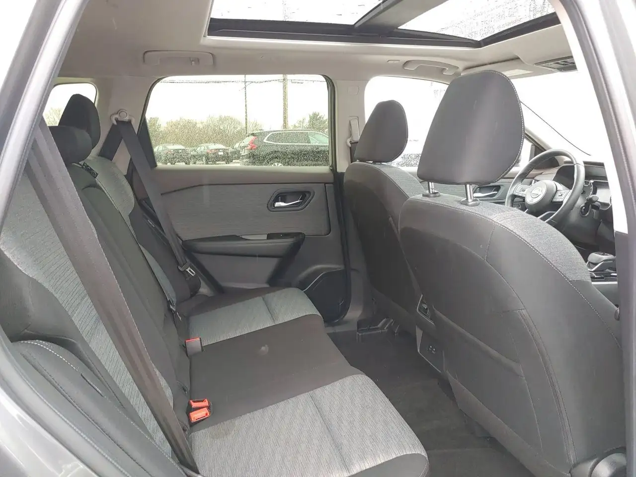 Nissan Rogue снимка Nissan Rogue
