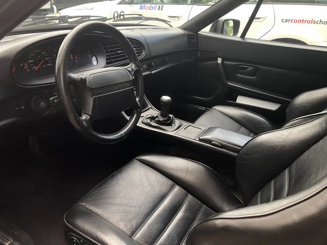 Porsche 944 photo Porsche 944