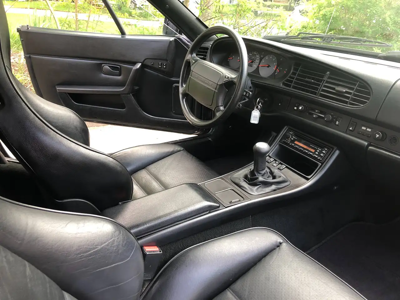 Porsche 944 photo Porsche 944