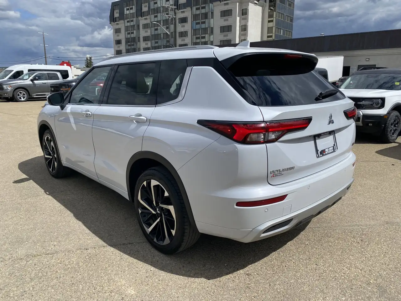 Mitsubishi Outlander снимка Mitsubishi Outlander