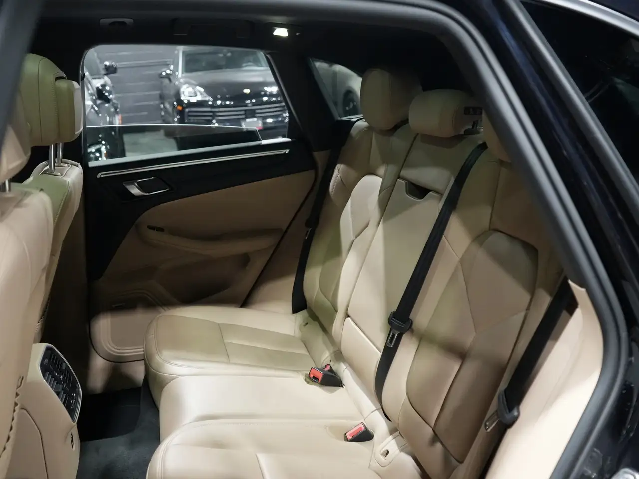 Porsche Macan снимка Porsche Macan