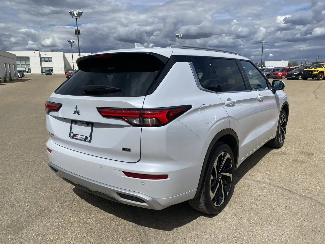 Mitsubishi Outlander снимка Mitsubishi Outlander