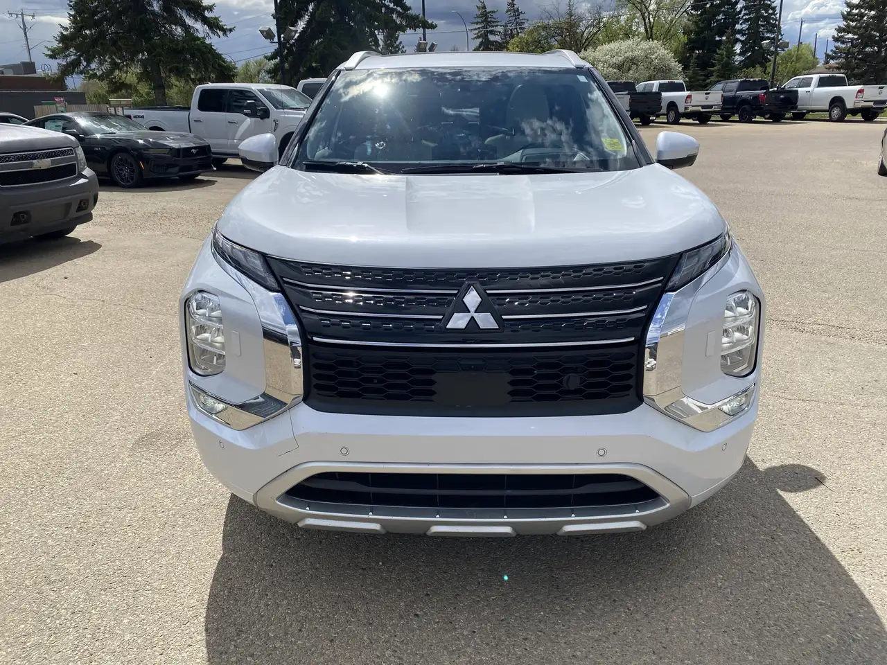 Mitsubishi Outlander снимка Mitsubishi Outlander