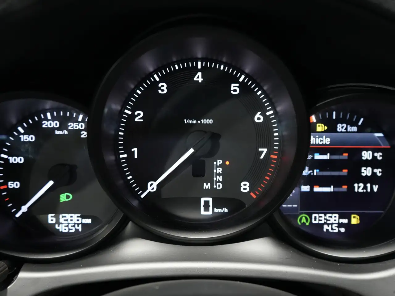 Porsche Macan снимка Porsche Macan