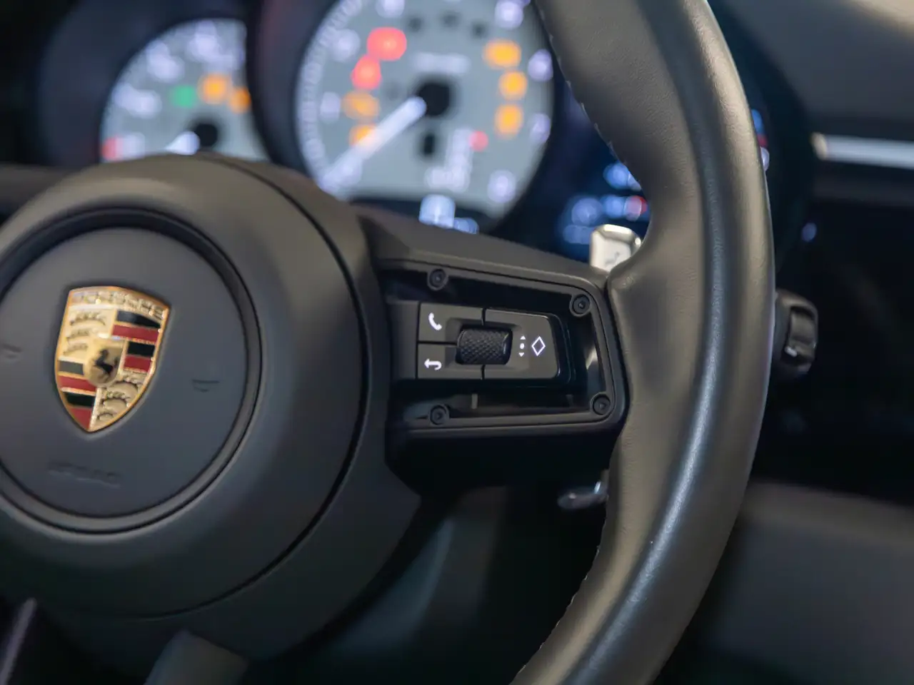 Porsche Macan photo Porsche Macan