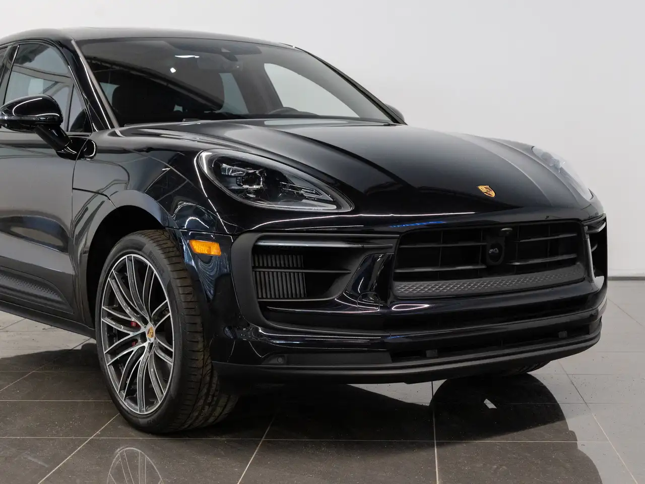 Porsche Macan photo Porsche Macan