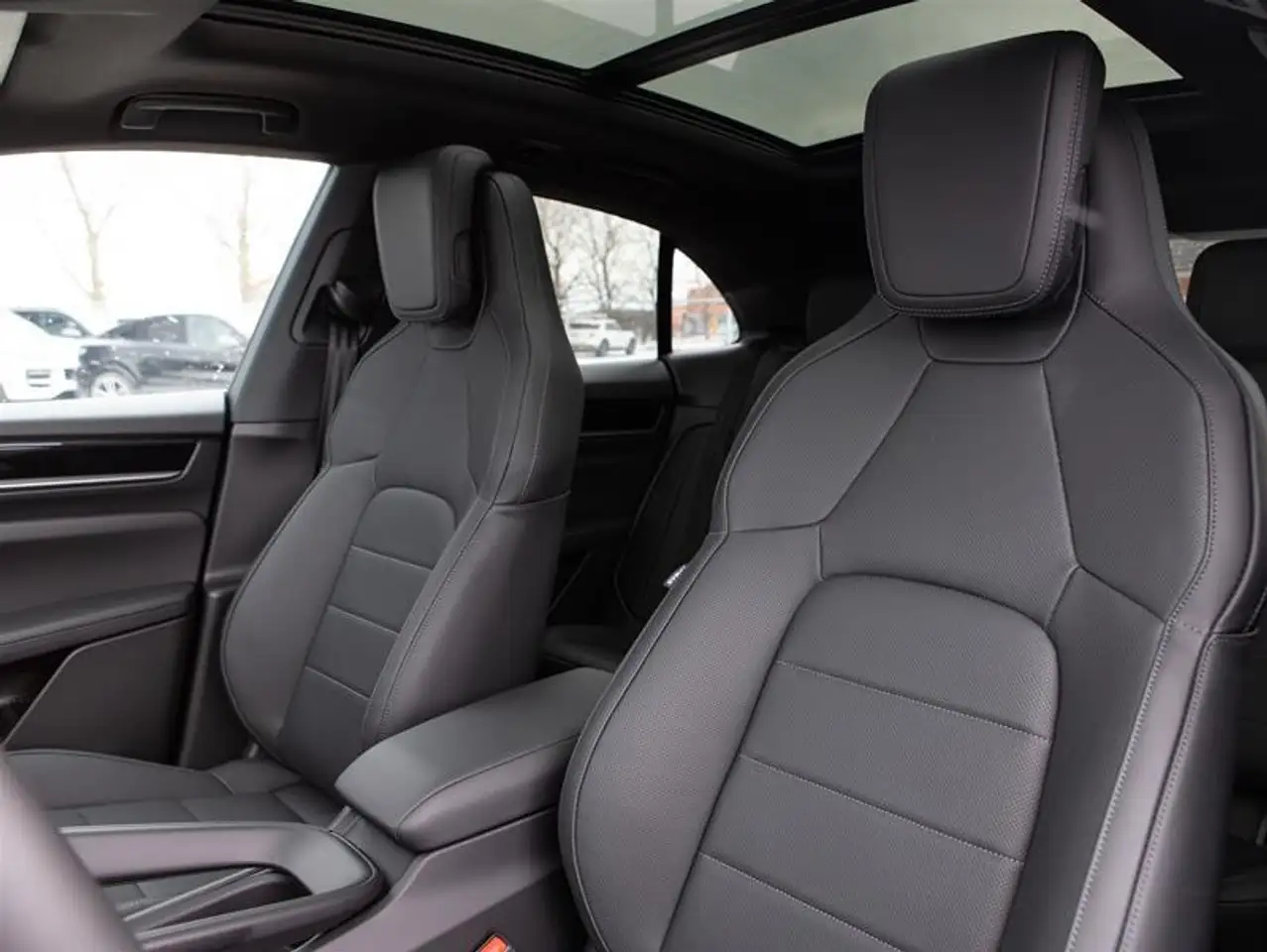 Porsche Macan снимка Porsche Macan