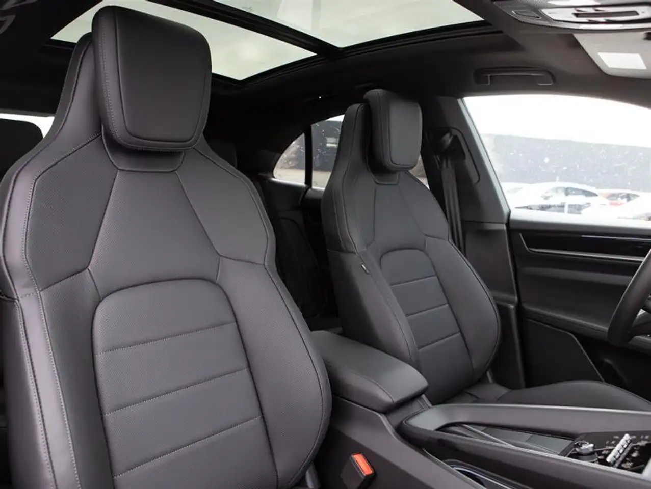 Porsche Macan снимка Porsche Macan