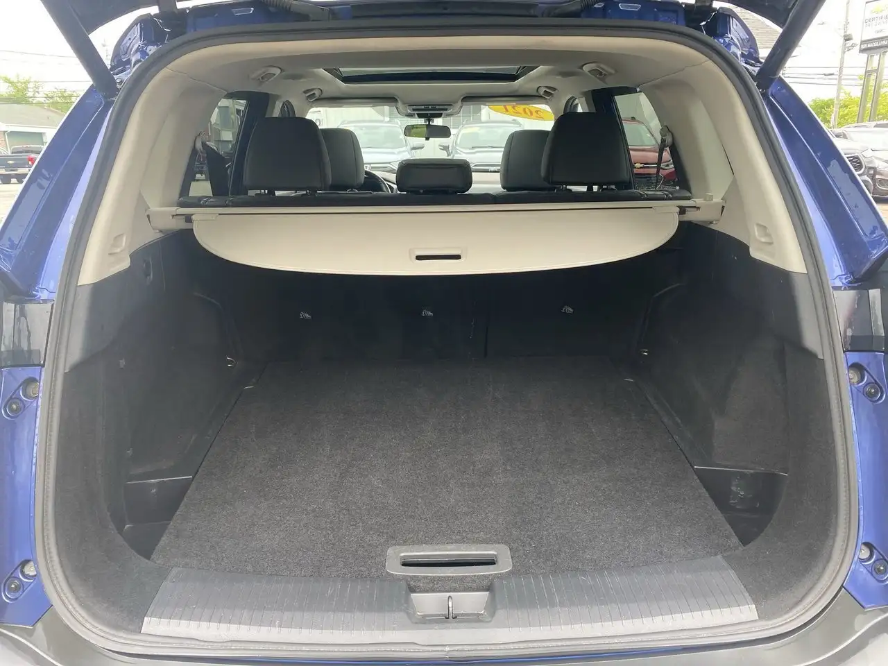 Nissan Rogue снимка Nissan Rogue