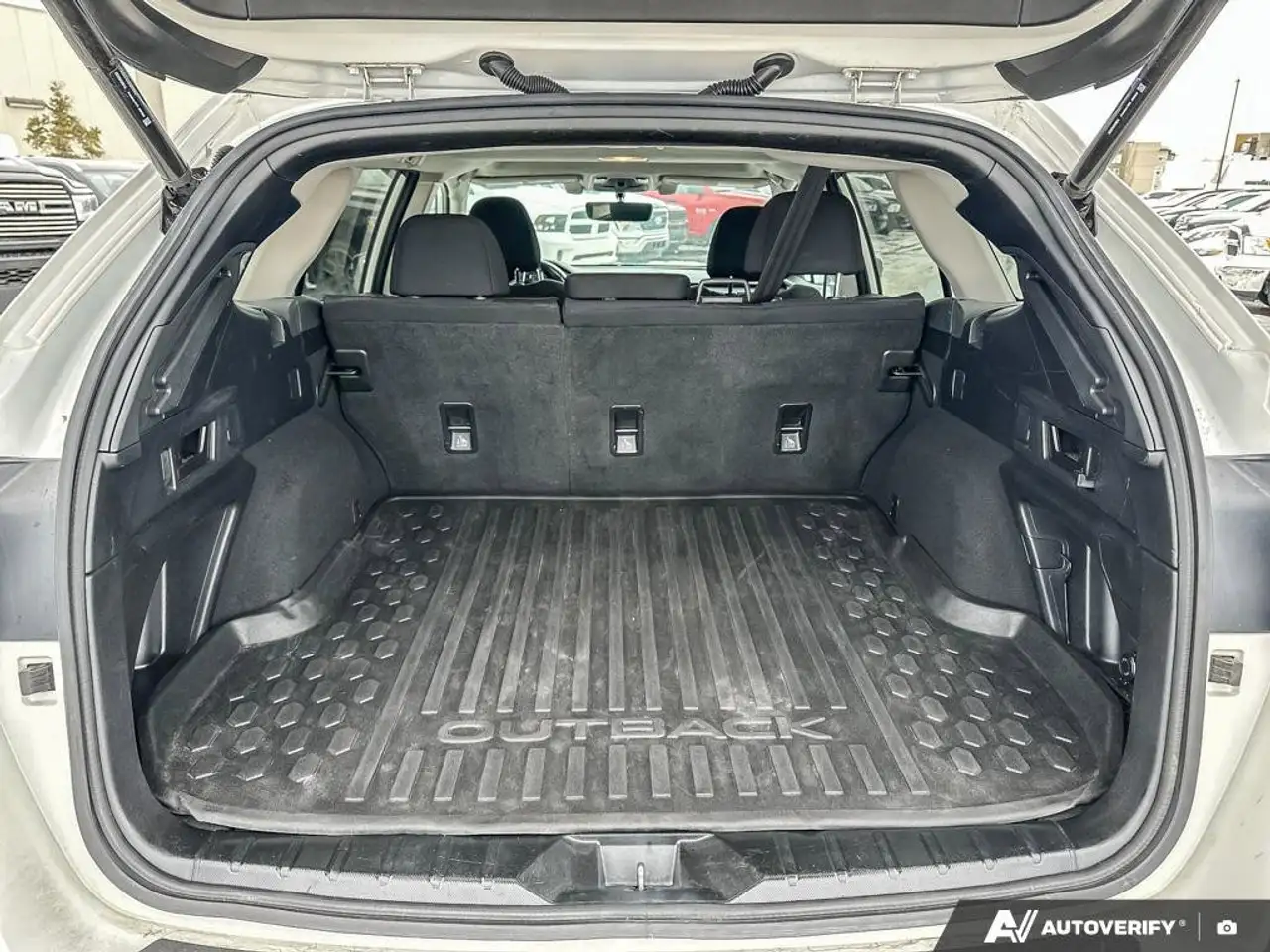 Subaru OUTBACK fotografie Subaru OUTBACK