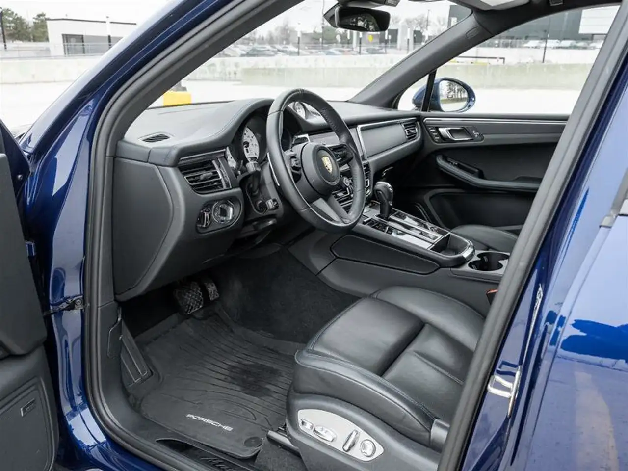 Porsche Macan снимка Porsche Macan