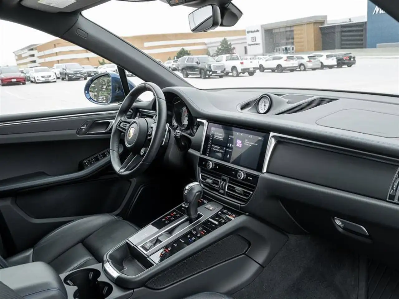 Porsche Macan снимка Porsche Macan