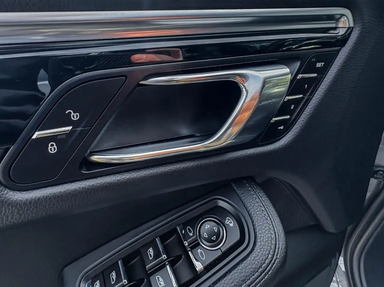 Porsche Macan photo Porsche Macan