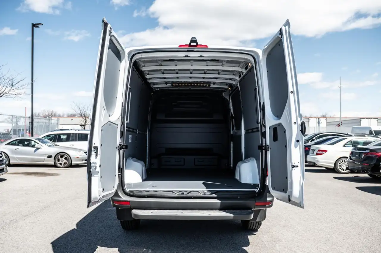 Mercedes-Benz Sprinter снимка Mercedes-Benz Sprinter