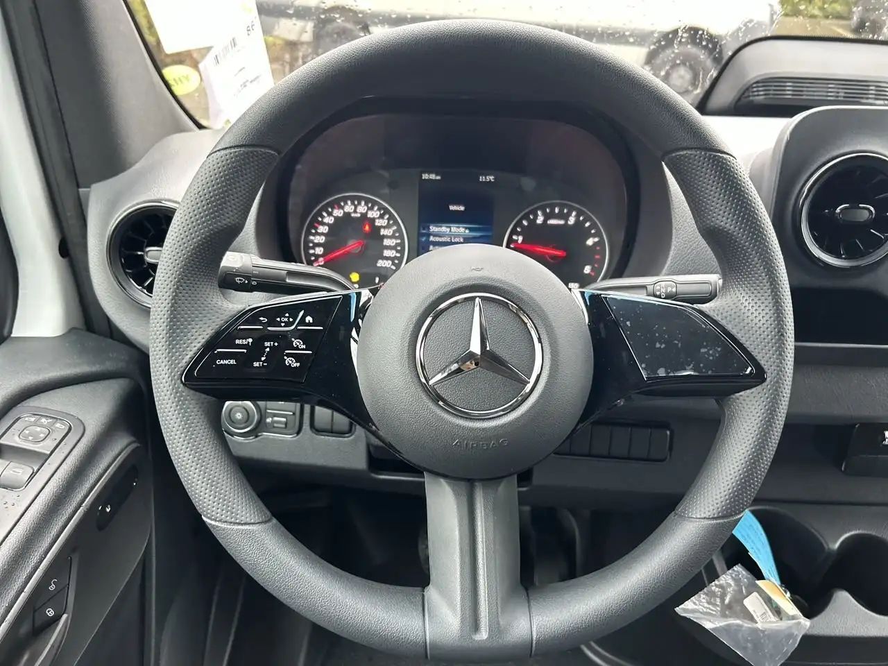 Mercedes-Benz Sprinter photo Mercedes-Benz Sprinter