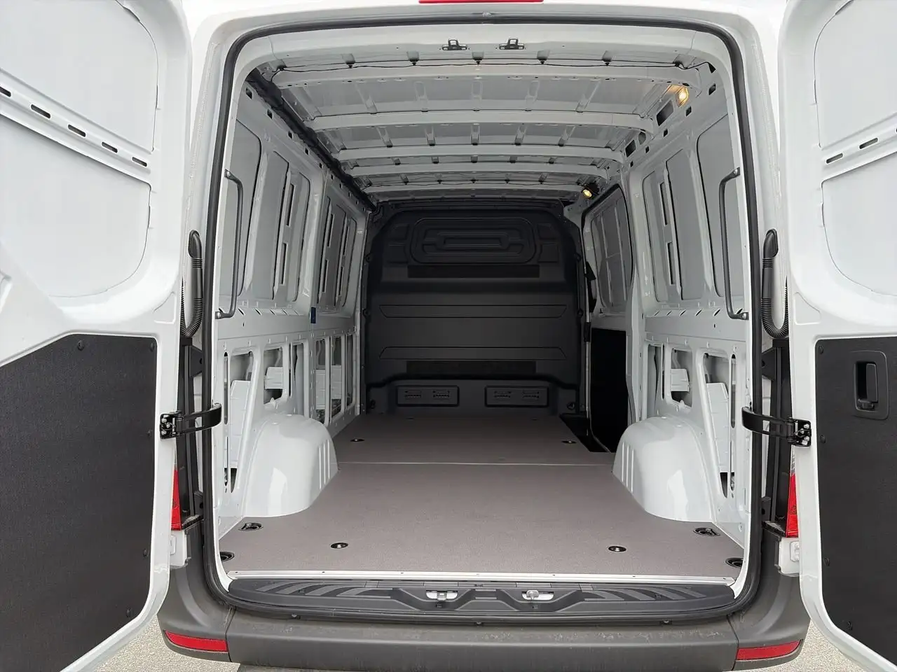 Mercedes-Benz Sprinter снимка Mercedes-Benz Sprinter