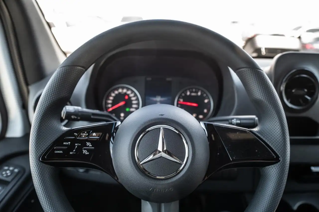 Mercedes-Benz Sprinter снимка Mercedes-Benz Sprinter