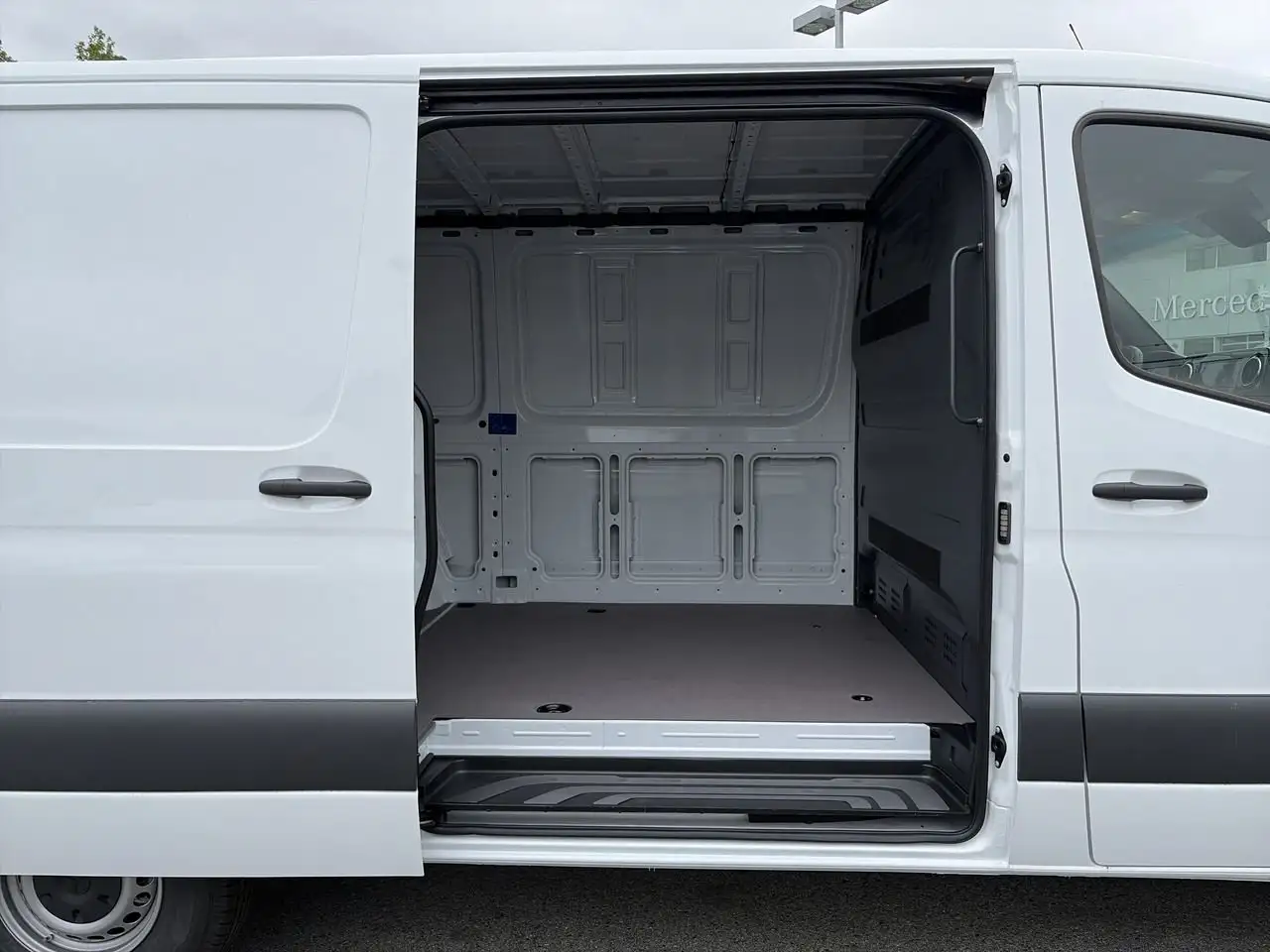 Mercedes-Benz Sprinter снимка Mercedes-Benz Sprinter
