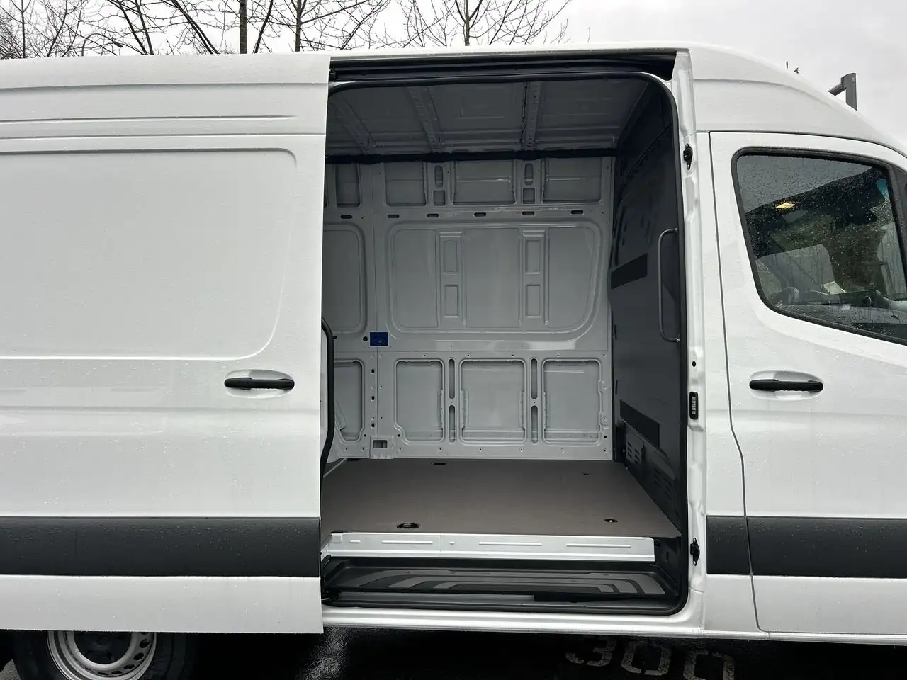 Mercedes-Benz Sprinter photo Mercedes-Benz Sprinter
