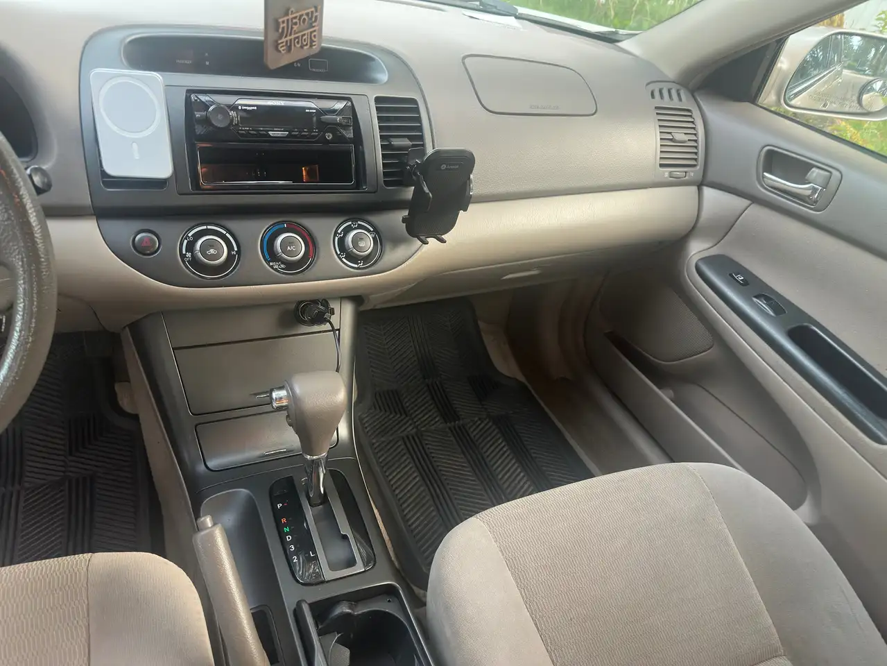 Toyota Camry photo Toyota Camry
