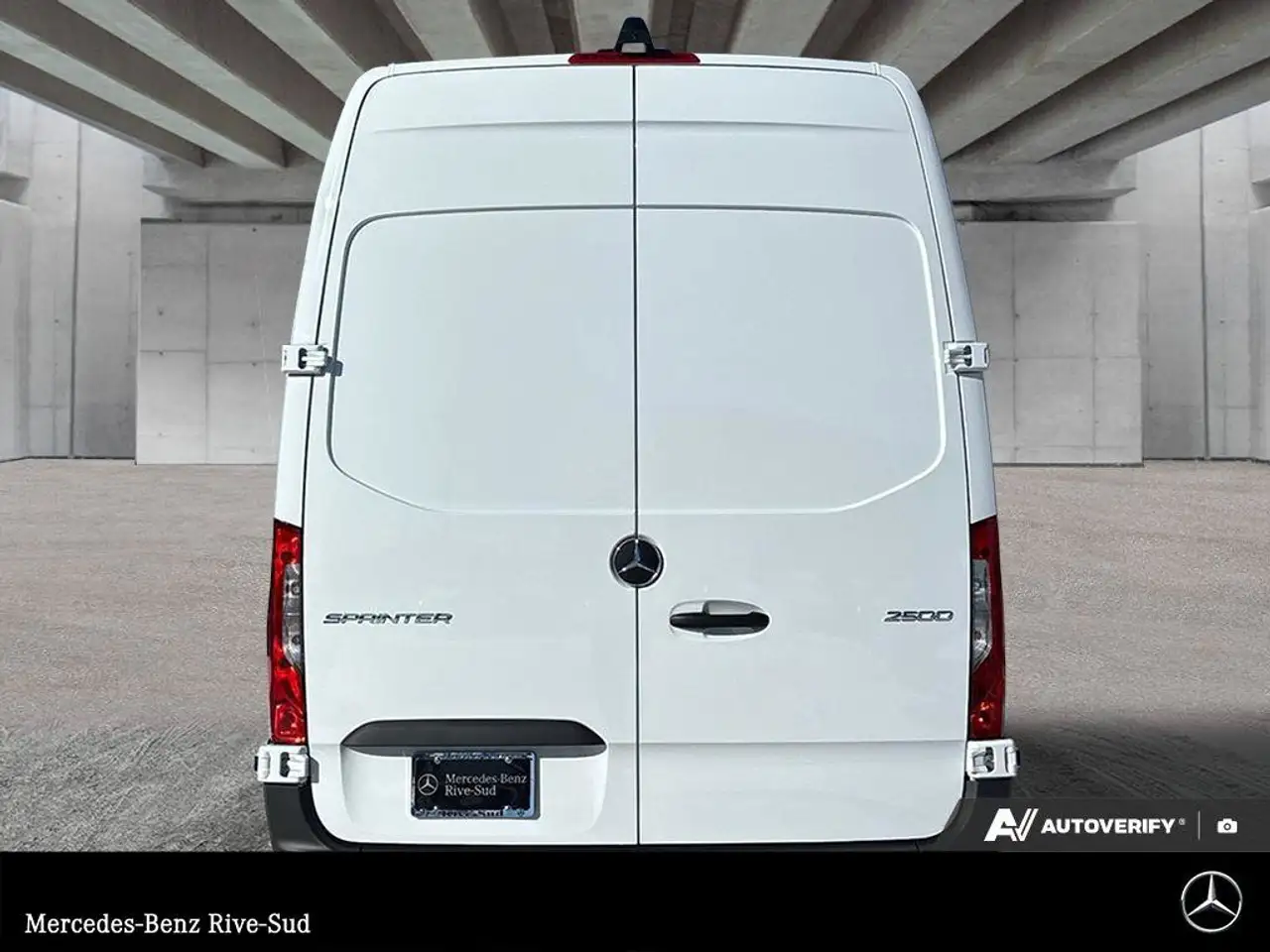 Mercedes-Benz Sprinter снимка Mercedes-Benz Sprinter